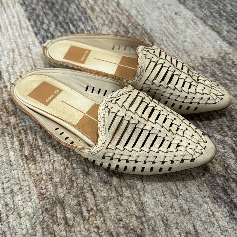 Dolce vita sandals